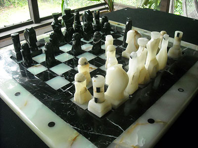 Mint Onyx and Marquina Chess Set